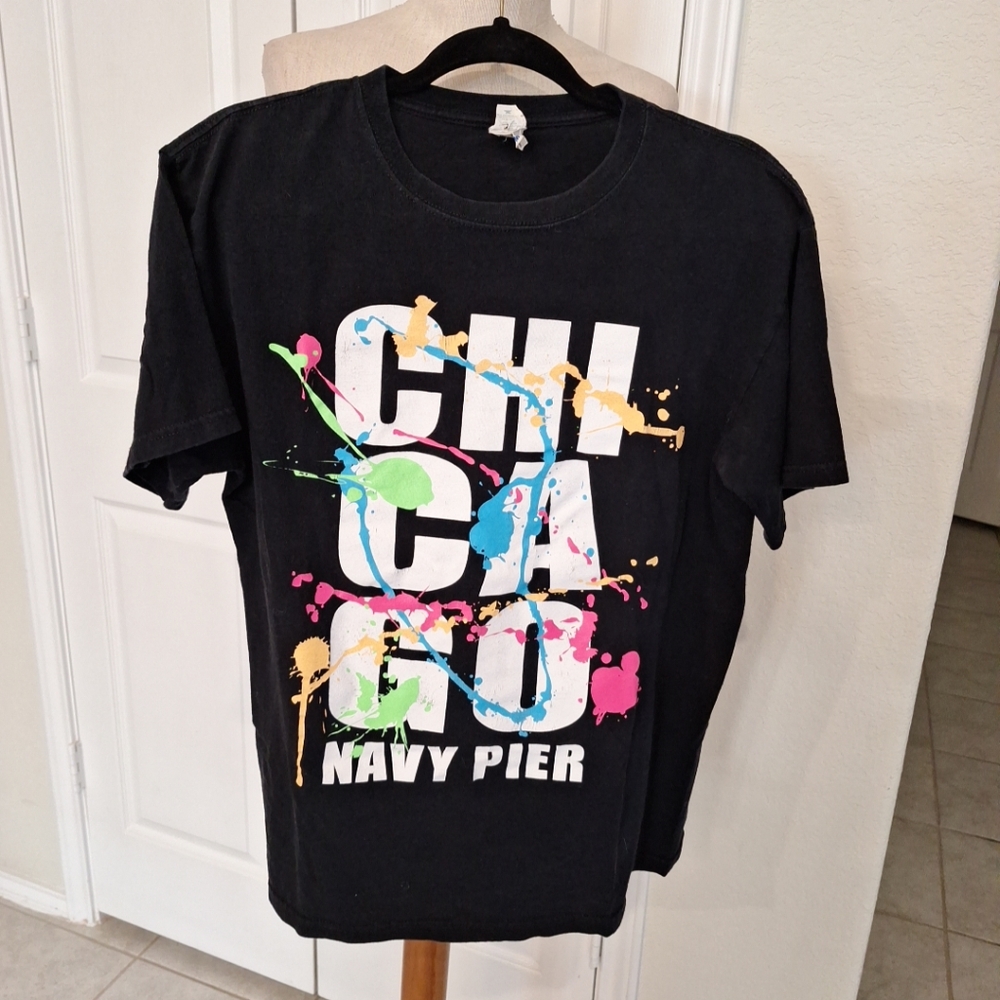 80s Throw Black Chicago Navy Pier Graphic Size Med T-Shirt